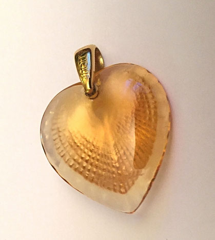 LALIQUE - PENDENTIF COEUR COLORIS AMBRE : VERSO SIGNE