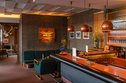 Ein Blick in die luxuriöse Pan Am Lounge. Von der Dachterrasse bietet sich zudem den Gästen ein tollen Blick über die westliche City Berlins. 