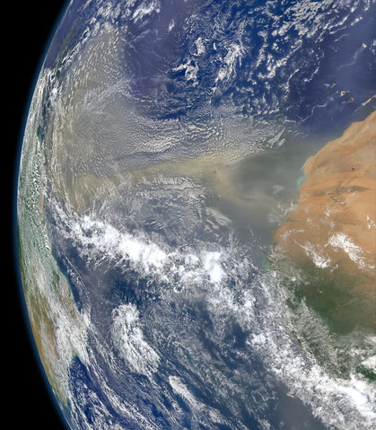 Les poussières du Sahara traversent l'Atlantique (2014).