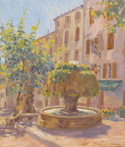 La fontaine du Champignon sur la place de la Mairie à Barjols dans le Var et le plus ancien platane de provence