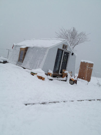 2012年2月 　冬のボランティアハウス / In February 2012, the volunteer house in winter