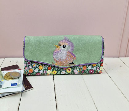 grand portefeuille femme brodé, grand compagnon original et pratique, broderie oiseau, cadeau fête des mères, Noël anniversaire