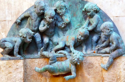 Fuente de los Niños, en la plaza del Carmen de Valencia (Mariano Benlliure)