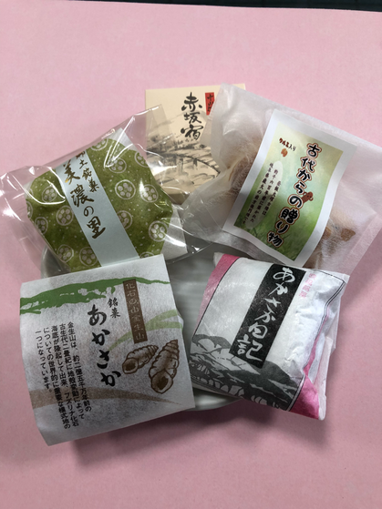 和洋御菓子司金生堂では、 大垣名物　あかさか　赤坂日記　赤坂宿  　美濃の里  　古代からの贈り物　など取り揃えております。