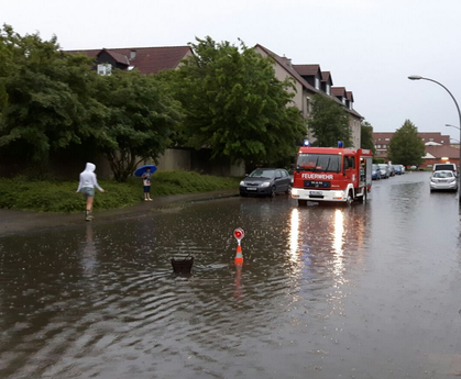 Unwetter 31.06.2016 Salzgitter Hochwasser Bleckesntedt Überflutet Starkregen Unwetter Chaos in Salzgitter Starker Regen Überflutung in Lebenstedt Bleckenstedt Hallendorf Wasser Thiede Bad Engelnstedt Beddingen 