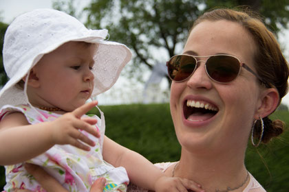 Helena und Verena haben Spass