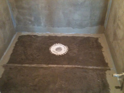 Boden einer begehbaren Dusche