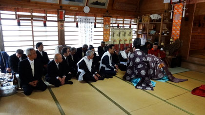 献幣使・総代会長以下神酒拝戴(旧座礼)