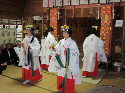 浦安の舞奉納(旧写真)