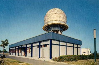 Le radar du Centre Régional de la Navigation Aérienne