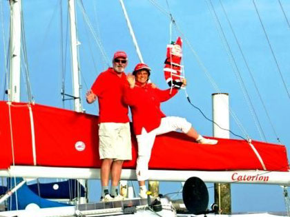 Die Crew mit Weihnachtsmann in Cherbourg