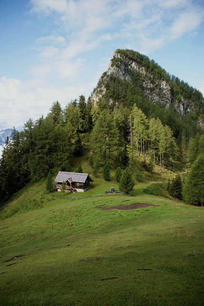 Die Alplhütte mit dem Ganges im Hintergrund