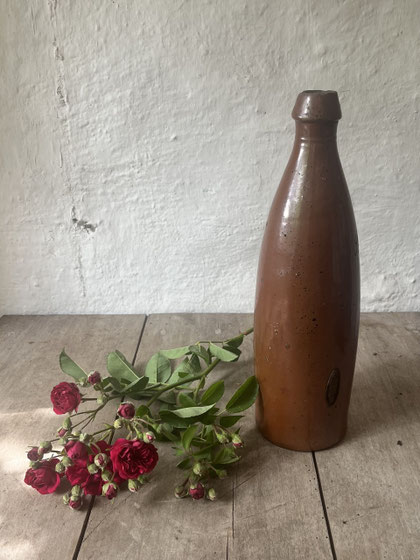 ALTE STEINGUTFLASCHE / NR: 24