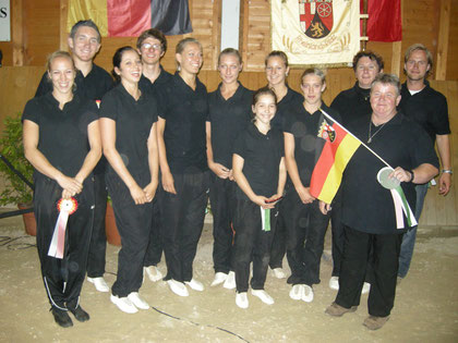 S - Team Mainz Laubenheim II (Longe: Hanne Strübel, Pferd: Elevation), Frauke Bischof (RV Idar - Oberstein, Longe: Rosmarie Röper, Pferd: Captain Crash), Moritz Wolf (Laubenheimer RV, Longe: Hanne Strübel, Pferd: Elevation), Mannschaftsführer: H. Janssen