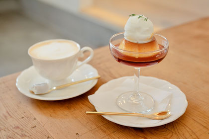 ピザトーストとカフェオレ。