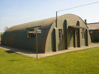 hutte NISSEN typique des aérodromes alliés