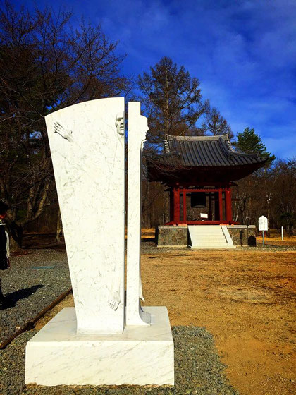 CROCE CARDINALE / marble / 100 x 100 x 220 cm / Shokoji temple, Tateshina, Nagano