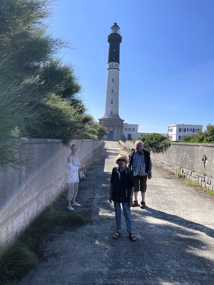 Halte devant le grand phare de l'île