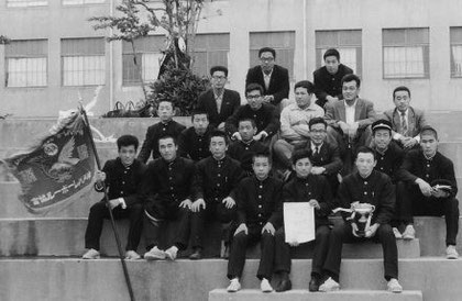 神戸バレーボール高等学校男子選手権大会優勝(兵庫高校校庭にて)