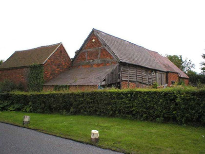 Bumble End Barn. Photograph courtesy of Mike Kemble with whose kind permission this image is used. ‘All Rights Reserved’.