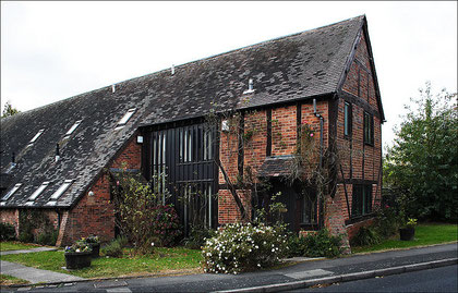 Rowheath Farm barn. Image by Ted and Jen on Flickr reusable under Creative Commons licence Attribution 2.0 Generic (CC BY 2.0). See Acknowledgements.