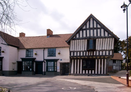The Saracens Head 2009 from Wikipedia photograph by Oosoom reusable under Creative Commons Attribution-Share Alike 3.0 Unported license.