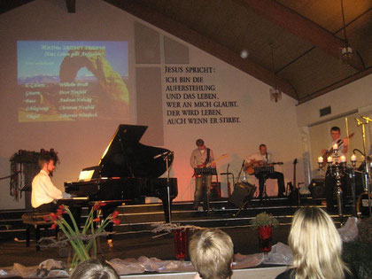 Die Gemeindeband spielt viele Eigenkompositionen