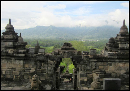 Textiil Borobudur lower level Indonesia