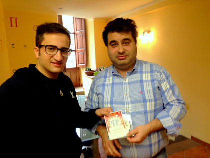 Rassegna Stampa Compagnia Teatrale i Frastornati - Tantissimi partecipanti al quiz dei Frastornati. Il vincitore è Michele Pollina