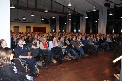 28.11.12 - Über 300 Gäste lauschten dem Vortrag von Dr. Jan Uwe Rogge im GTZ