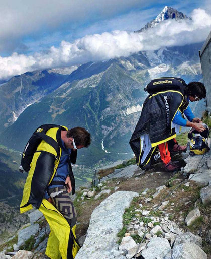 Base-Jump in Wingsuits Chamonix