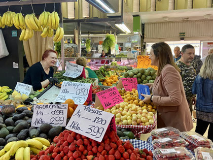 M.José Catalá en el Mercado de Ruzafa