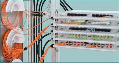 Кабельный кросс стойка тпп. Укладка патч кордов. Патч корд в смете. Патч корд в смете. Оптический патч корд состоит из.