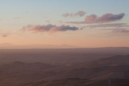Sonnenuntergang über der Crete, Toskana