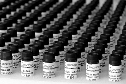 Homöopathische Globuli - in der Heilpraktiker-Praxis, Claudia Buchenauer, Homöopathie, Psychotherapie, Darmstadt, Frankfurt, Mainz.