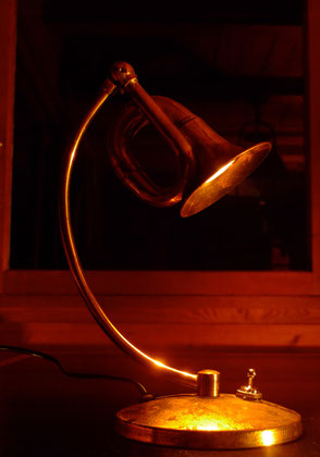 Findling-Lampe "Oldtimer II"; alter Lampenständer + alte Hupe; verkauft