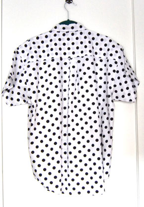 Bluse Kurzarm weiß mit großen schwarzen Punkten