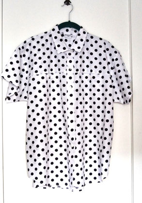 Bluse Kurzarm weiß mit großen schwarzen Punkten