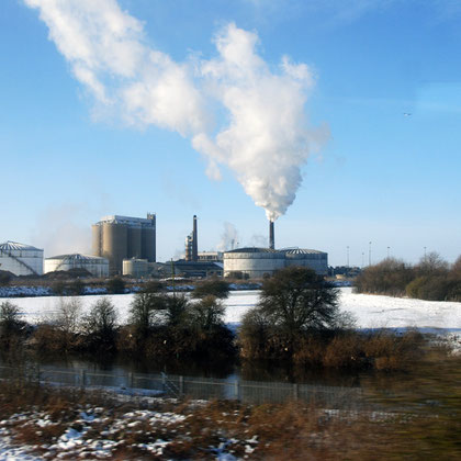 The British Sugar factory at Newark-on-Trent producing 230,000 tonnes of granulated sugar from 1.5m tonnes of sugar beet annually. In front the Trent Navigation which carried 230,609 tons in 1933