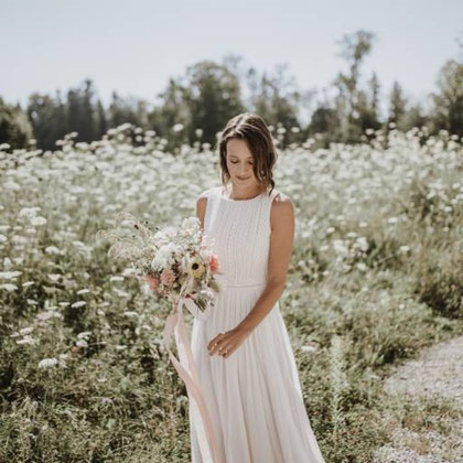 MAYRA Brautkleid schlicht im natürlichen Look -  nachhaltig und fair hergestellt