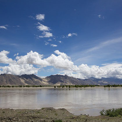 TIBETE  Rio Água Nuvem Céu Azul Tibete