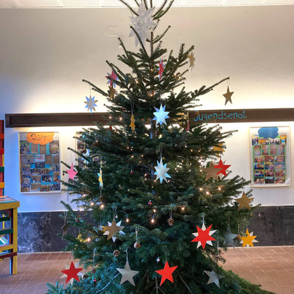Weihnachtsbaum im Kinderhilfezentrum