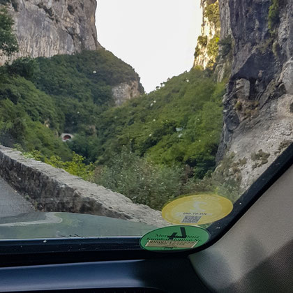 Bild: Straße in der Gorges du Loup 