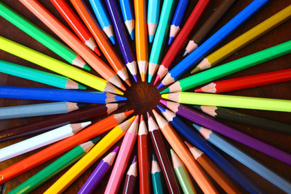 Montret - Scolarité, école, élèves, enfants, crayons de couleur