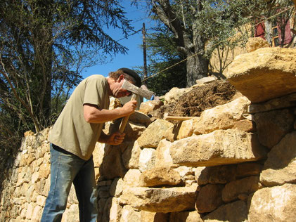 stone-cutting-staircase-restoration-dry-wall