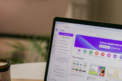 laptop mit canva Dashboard