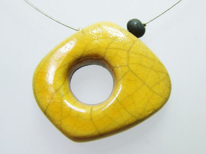 pendantif céramique raku jaune