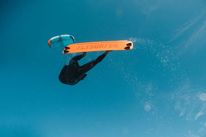 Flysurfer Stage 2 Ready to Ride Monsterdoor Leichtwind Board bei WindSucht