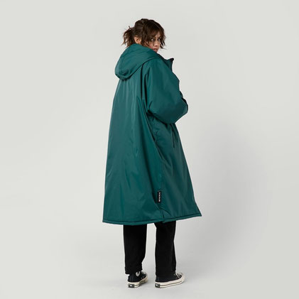 Mystic Poncho Explore Teal 2025 kann vorbestellt werden