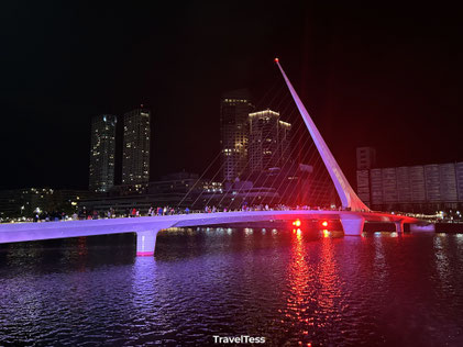 Woman's Bridge Buenos Aires